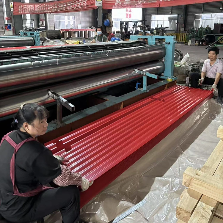 Atap Logam Bergelombang Dilapisi Warna